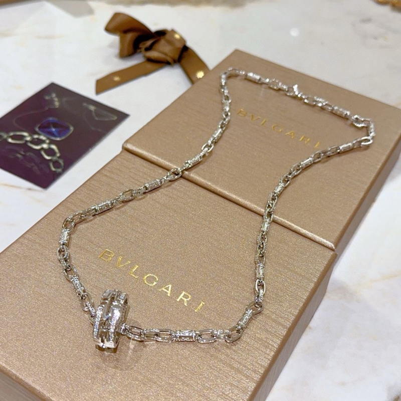 Bv1g*ai necklaces